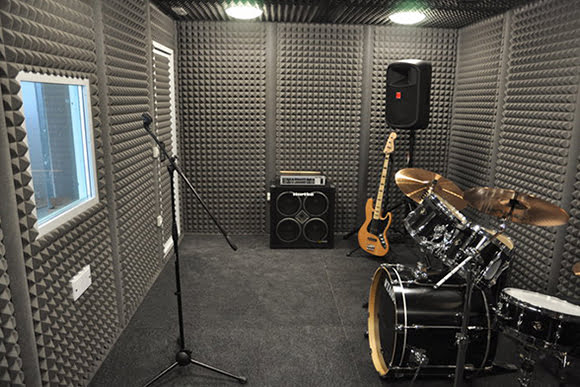 Profesyonel Müzik Stüdyosu Nasıl Ses Yalıtılır? Uygulama İpuçları ve Malzeme Rehberi