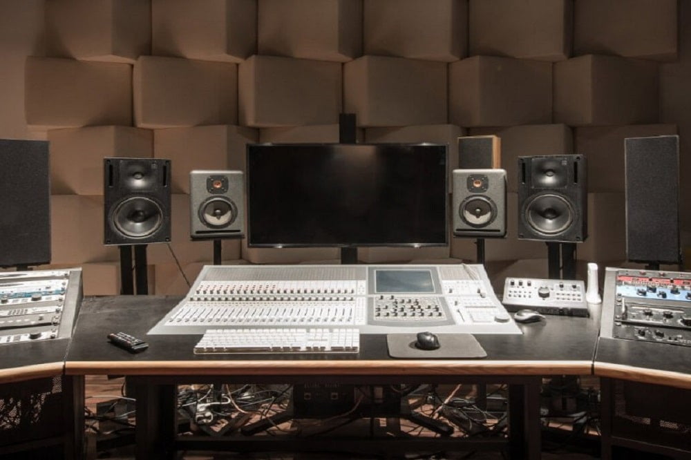 Podcast Stüdyoları İçin En Uygun Ses Yalıtım Teknikleri ve Fiyat Rehberi